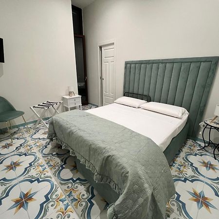 Dei Gerolomini Hotel Naples Luaran gambar