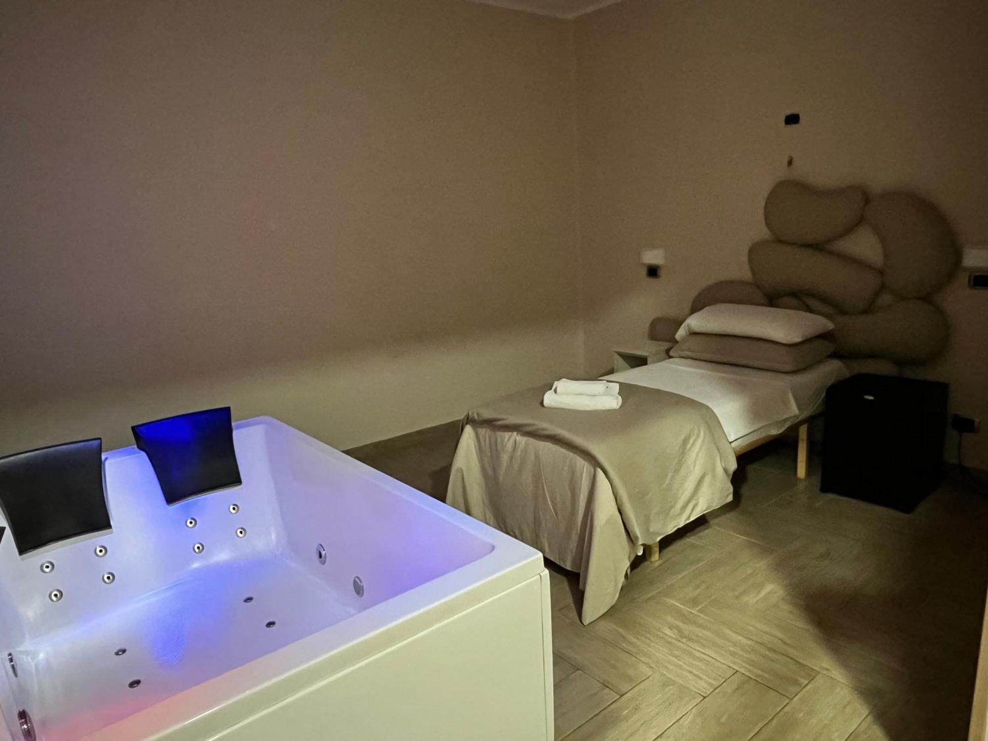 Dei Gerolomini Hotel Naples Luaran gambar