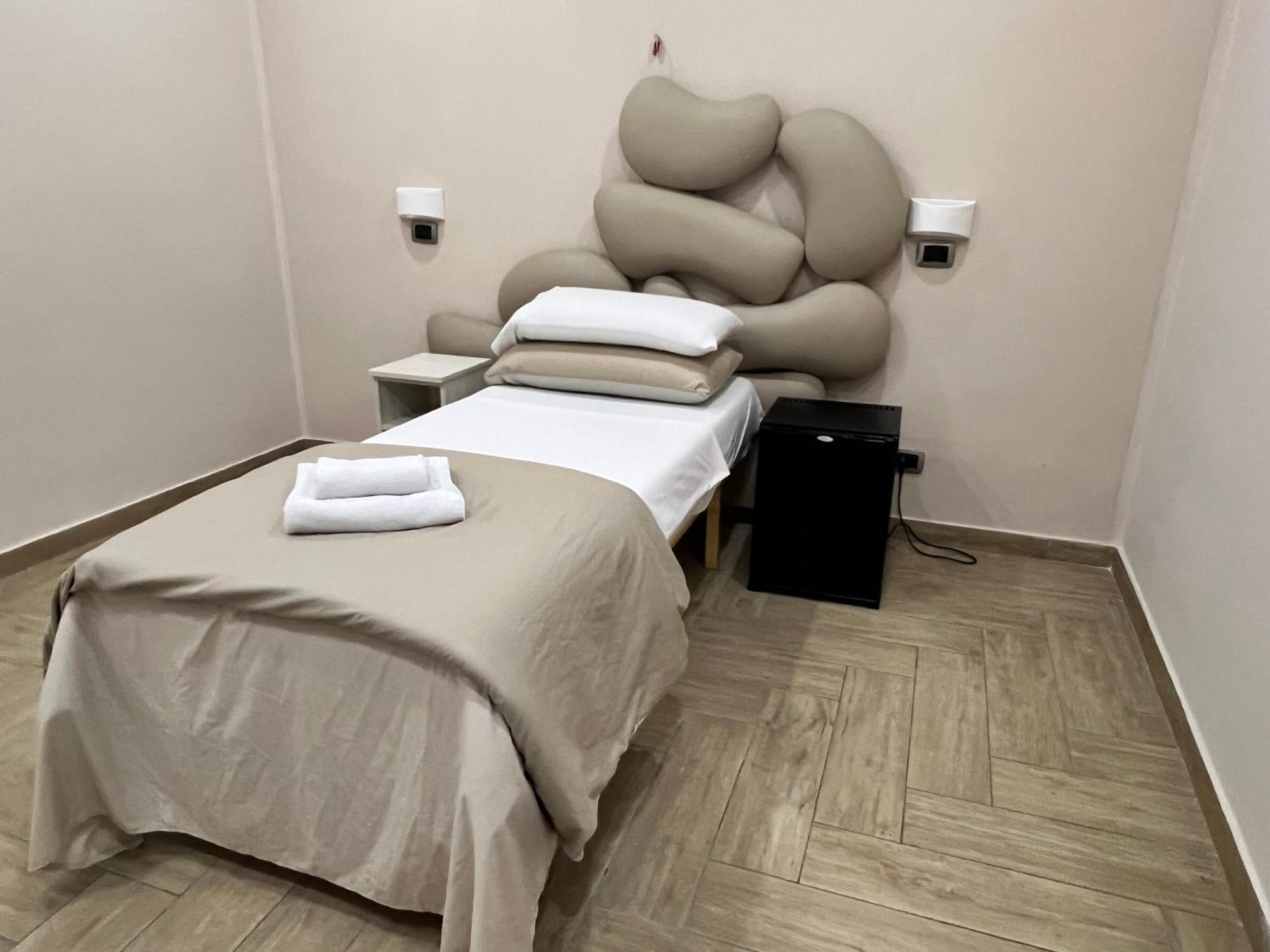 Dei Gerolomini Hotel Naples Luaran gambar