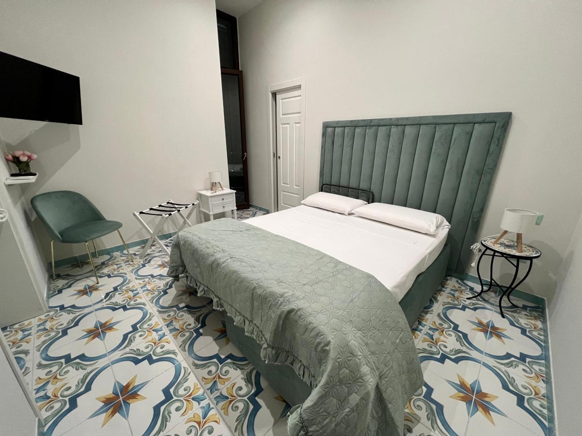 Dei Gerolomini Hotel Naples Luaran gambar